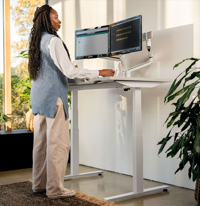 Electric Standing Desk, Height Adjustable Sit-to-Stand Desk with 3 Memory Presets and Dual Accessory Hooks